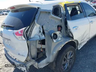 2016 Nissan Rogue SV with VIN KNMAT2MVXGP703040, listed as a IAAI auction lot 41781739 with 88,504 mi miles. Bid and sale history available at carsss.com. Image 17.