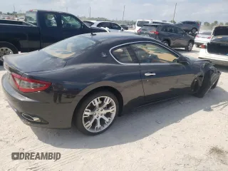 2014 Maserati GranTurismo Sport z VIN ZAM45VLA5E0086834, wystawiony jako Copart lot #46795014 z przebiegiem Nie podano mil oraz Szkoda całkowita • Salvage title. Historia ofert i sprzedaży dostępna na DreamBid. Obrazek 3.