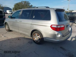 2005 Honda Odyssey EX-L with VIN 5FNRL38645B419566, listed as a IAAI auction lot 42104083 with 255,274 mi miles and . Bid and sale history available at carsss.com. Image 3.