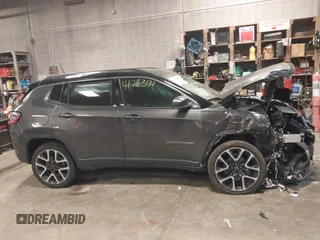2018 Jeep Compass Limited with VIN 3C4NJDCB9JT245942, listed as a IAAI auction lot 41716399 with 67,587 mi miles. Bid and sale history available at carsss.com. Image 13.
