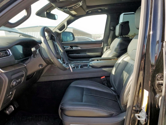 2024 Jeep Grand Wagoneer with VIN 1C4SJSEP6RS112360, listed as a Copart auction lot 62019425 with 33,744 mi miles and Clean title. Bid and sale history available at DreamBid. Image 7.