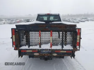 2017 Ford F-250 XL z VIN 1FTBF2A65HEE73526, wystawiony jako Copart lot #43998355 z przebiegiem 181 031 mil mil oraz Czysty tytuł • Clean title. Historia ofert i sprzedaży dostępna na DreamBid. Obrazek 6.