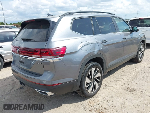 2024 Volkswagen Atlas SE z VIN 1V2HR2CA8RC563655, wystawiony jako IAAI lot #42586812 z przebiegiem 36 426 mil mil oraz . Historia ofert i sprzedaży dostępna na DreamBid. Obrazek 4.
