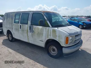 2002 Chevrolet City Express Cargo z VIN 1GCEG15W121247609, wystawiony jako IAAI lot #41919560 z przebiegiem 143 788 mil mil oraz . Historia ofert i sprzedaży dostępna na DreamBid. Obrazek 1.