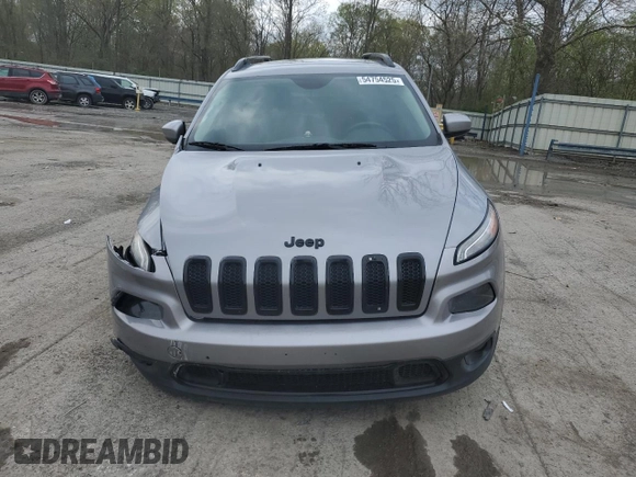 2014 Jeep Cherokee Latitude z VIN 1C4PJMCS6EW286568, wystawiony jako Copart lot #54754525 z przebiegiem 164 130 mil mil oraz Szkoda całkowita • Salvage title. Historia ofert i sprzedaży dostępna na DreamBid. Obrazek 5.