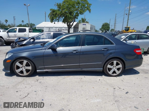 2011 Mercedes-Benz E-Class E 350 Luxury with VIN WDDHF8HB0BA295562, listed as a IAAI auction lot 42016866 with 336,768 mi miles. Bid and sale history available at carsss.com. Image 14.