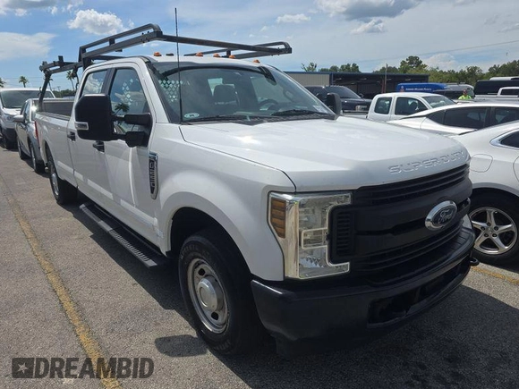 2018 Ford F-250 XL with VIN 1FT7W2A6XJEB99400, listed as a IAAI auction lot 42849106 with 86,965 mi miles and . Bid and sale history available at DreamBid. Image 4.