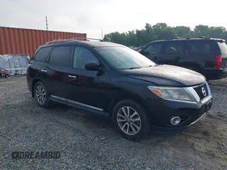 2013 Nissan Pathfinder SL z VIN 5N1AR2MM6DC615946, wystawiony jako IAAI lot #42325491 z przebiegiem 147 544 mil mil oraz . Historia ofert i sprzedaży dostępna na DreamBid. Obrazek 1.