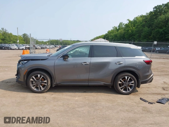 2023 Infiniti QX60 Luxe z VIN 5N1DL1FSXPC359769, wystawiony jako IAAI lot #42389617 z przebiegiem 32 281 mil mil oraz . Historia ofert i sprzedaży dostępna na DreamBid. Obrazek 13.