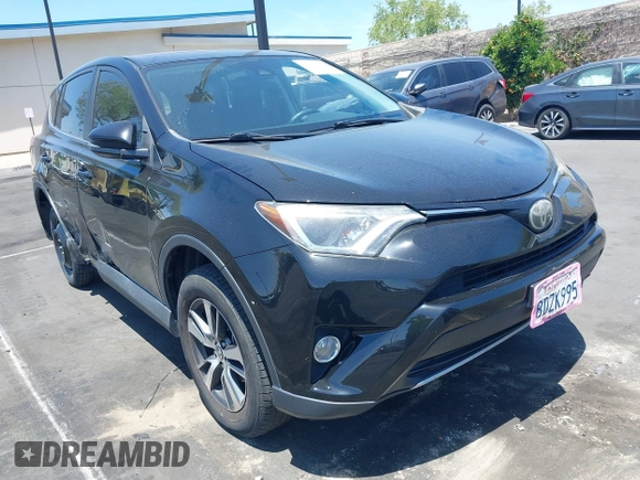 2018 Toyota RAV4 XLE z VIN 2T3WFREV1JW450514, wystawiony jako IAAI lot #42291018 z przebiegiem 89 370 mil mil oraz . Historia ofert i sprzedaży dostępna na DreamBid. Obrazek 1.