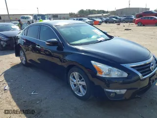 2014 Nissan Altima 2.5 SV with VIN 1N4AL3AP3EC400848, listed as a IAAI auction lot 41702231 with 246,548 mi miles. Bid and sale history available at carsss.com. Image 1.