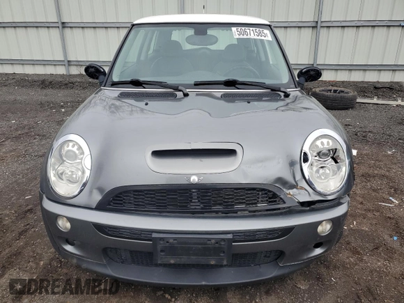 2005 MINI Hardtop S с VIN WMWRE33465TD90908, выставлен на аукционе Copart как лот 50671585 с пробегом Не указан миль и Списание • Salvage title. История ставок и продаж доступна на DreamBid. Изображение 5.