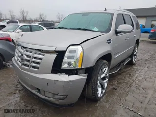 2007 Cadillac Escalade with VIN 1GYFK63857R307852, listed as a IAAI auction lot 41680149 with 242,849 mi miles. Bid and sale history available at carsss.com. Image 17.
