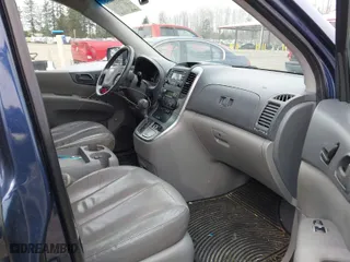 2008 Kia Sedona LX with VIN KNDMB233X86195286, listed as a IAAI auction lot 41750651 with 210,035 mi miles. Bid and sale history available at carsss.com. Image 5.