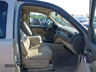 2010 GMC Yukon SLT with VIN 1GKMCCE3XAR225380, listed as a IAAI auction lot 41904723 with 173,686 mi miles. Bid and sale history available at carsss.com. Image 5.