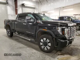 2024 GMC Sierra 3500HD Denali z VIN 1GT49WEY5RF308915, wystawiony jako Copart lot #72927244 z przebiegiem 18 383 mil mil oraz Szkoda całkowita • Salvage title. Historia ofert i sprzedaży dostępna na DreamBid. Obrazek 4.