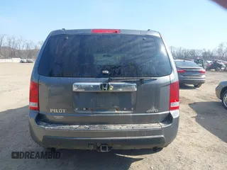 2011 Honda Pilot LX with VIN 5FNYF4H2XBB064209, listed as a IAAI auction lot 41779836 with 213,163 mi miles. Bid and sale history available at carsss.com. Image 16.
