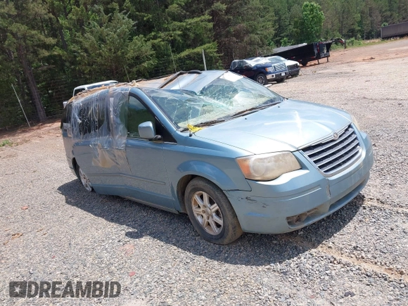 2008 Chrysler Town & Country Touring with VIN 2A8HR54P48R139622, listed as a IAAI auction lot 40619500 with Not Provided miles and . Bid and sale history available at carsss.com. Image 1.