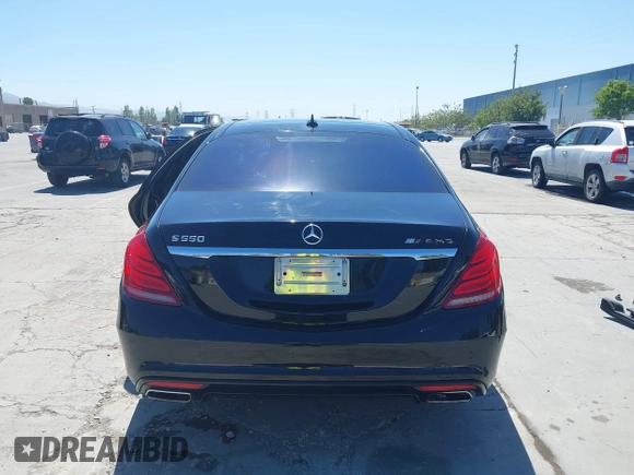 2015 Mercedes-Benz S 550 z VIN WDDUG8CBXFA123077, wystawiony jako IAAI lot #42194749 z przebiegiem 92 392 mil mil oraz . Historia ofert i sprzedaży dostępna na DreamBid. Obrazek 16.