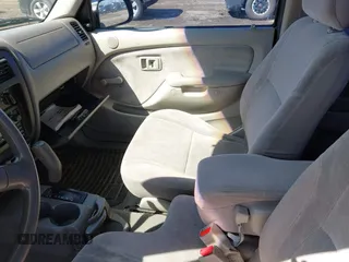 2003 Toyota Tacoma z VIN 5TEVL52N53Z153190, wystawiony jako IAAI lot #41977936 z przebiegiem 206 797 mil mil oraz . Historia ofert i sprzedaży dostępna na DreamBid. Obrazek 5.