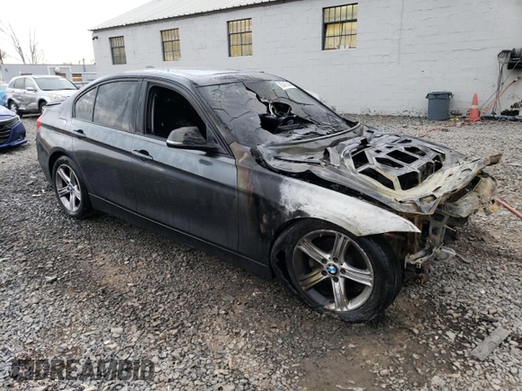 2015 BMW 3 Series 328i xDrive с VIN WBA3B5G5XFNS17490, выставлен на аукционе Copart как лот 83467444 с пробегом Не указан миль и Списание • Salvage title. История ставок и продаж доступна на DreamBid. Изображение 4.