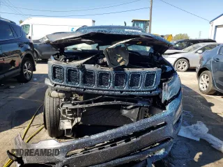 2020 Jeep Compass Latitude z VIN 3C4NJDBB0LT228175, wystawiony jako Copart lot #74743464 z przebiegiem 79 354 mil mil oraz Szkoda całkowita • Salvage title. Historia ofert i sprzedaży dostępna na DreamBid. Obrazek 5.