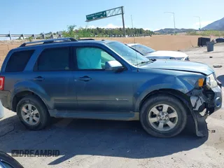 2011 Ford Escape Hybrid с VIN 1FMCU4K36BKC04787, выставлен на аукционе IAAI как лот 41947008 с пробегом 132 403 миль миль и . История ставок и продаж доступна на DreamBid. Изображение 13.