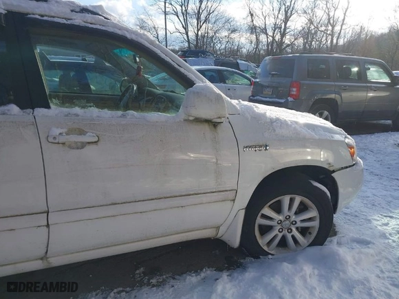 2006 Toyota Highlander Hybrid with VIN JTEEW21A760018510, listed as a IAAI auction lot 41333719 with 196,350 mi miles. Bid and sale history available at carsss.com. Image 17.