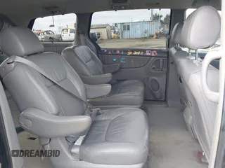 2008 Toyota Sienna XLE with VIN 5TDBK22C98S017300, listed as a IAAI auction lot 41433777 with 248,602 mi miles. Bid and sale history available at carsss.com. Image 8.