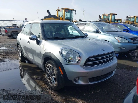 2015 MINI Countryman with VIN WMWZB3C56FWR46360, listed as a IAAI auction lot 41691359 with 88,305 mi miles and . Bid and sale history available at DreamBid. Image 1.
