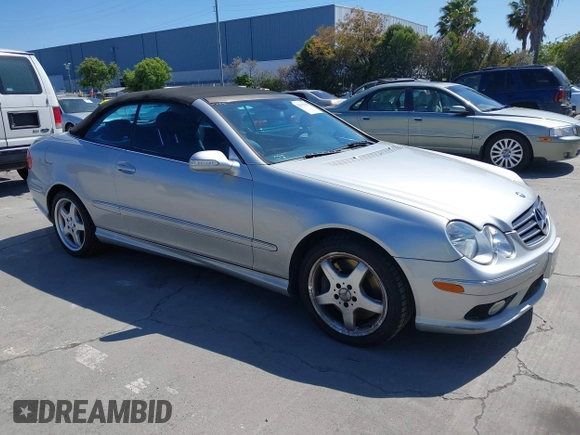 2004 Mercedes-Benz CLK 500 z VIN WDBTK75G24T009579, wystawiony jako IAAI lot #42313638 z przebiegiem 151 536 mil mil oraz . Historia ofert i sprzedaży dostępna na DreamBid. Obrazek 1.