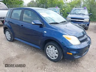 2006 Scion xA z VIN JTKKT624860150099, wystawiony jako IAAI lot #42429793 z przebiegiem 156 896 mil mil oraz . Historia ofert i sprzedaży dostępna na DreamBid. Obrazek 1.