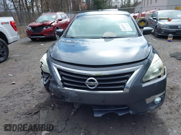 2013 Nissan Altima SV with VIN 1N4AL3AP0DC274396, listed as a IAAI auction lot 41985903 with 189,465 mi miles and . Bid and sale history available at carsss.com. Image 6.