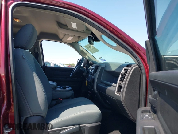 2018 Ram 2500 Tradesman with VIN 3C6UR5CJ1JG261280, listed as a IAAI auction lot 41973126 with 57,991 mi miles and . Bid and sale history available at DreamBid. Image 5.