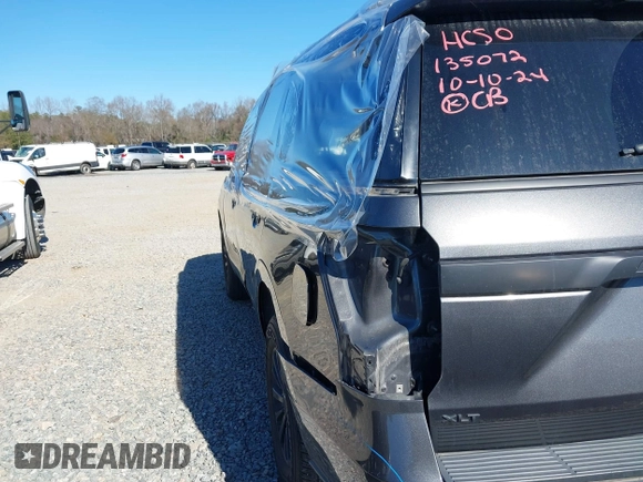 2021 Ford Expedition XLT with VIN 1FMJU1HT8MEA75501, listed as a IAAI auction lot 41212610 with 32,322 mi miles and . Bid and sale history available at DreamBid. Image 6.