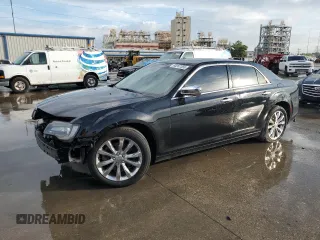 2016 Chrysler 300 C z VIN 2C3CCAKG4GH208509, wystawiony jako Copart lot #65367365 z przebiegiem 198 926 mil mil oraz Czysty tytuł • Clean title. Historia ofert i sprzedaży dostępna na DreamBid. Obrazek 1.