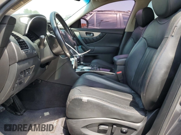 2017 Infiniti QX70 z VIN JN8CS1MU8HM142437, wystawiony jako Copart lot #66139144 z przebiegiem 104 241 mil mil oraz Szkoda całkowita • Salvage title. Historia ofert i sprzedaży dostępna na DreamBid. Obrazek 7.
