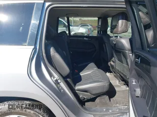 2016 Mercedes-Benz GL with VIN 4JGDF6EE3GA633180, listed as a IAAI auction lot 41623280 with 120,294 mi miles. Bid and sale history available at carsss.com. Image 8.
