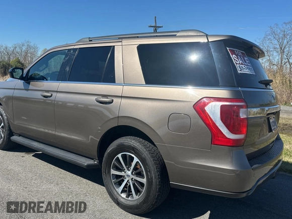 2019 Ford Expedition XL z VIN 1FMJU1GT1KEA12447, wystawiony jako Copart lot #47216725 z przebiegiem 93 974 mil mil oraz Czysty tytuł • Clean title. Historia ofert i sprzedaży dostępna na DreamBid. Obrazek 3.