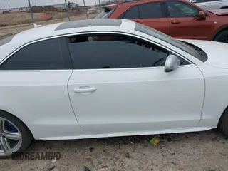 2013 Audi S5 Premium Plus z VIN WAUCGAFR0DA006611, wystawiony jako IAAI lot #41636149 z przebiegiem 212 323 mil mil oraz . Historia ofert i sprzedaży dostępna na DreamBid. Obrazek 13.