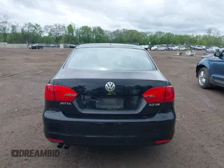 2013 Volkswagen Jetta SE with VIN 3VWDP7AJ6DM353839, listed as a IAAI auction lot 42237690 with 77,399 mi miles and . Bid and sale history available at DreamBid. Image 16.