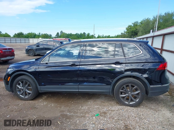 2023 Volkswagen Tiguan SE with VIN 3VV3B7AX6PM120292, listed as a IAAI auction lot 42231082 with 24,045 mi miles and . Bid and sale history available at DreamBid. Image 15.
