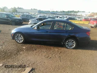 2018 BMW 3 Series 320i xDrive z VIN WBA8A3C53JA488409, wystawiony jako IAAI lot #39667324 z przebiegiem 72 949 mil mil oraz . Historia ofert i sprzedaży dostępna na DreamBid. Obrazek 14.