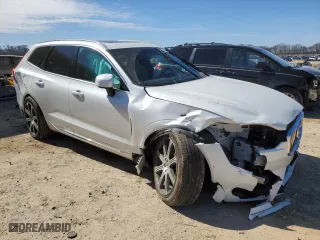 2021 Volvo XC60 Inscription with VIN YV4102RL0M1850611, listed as a Copart auction lot 46422825 with 38,078 mi miles and Salvage Title. Bid and sale history available at carsss.com. Image 4.