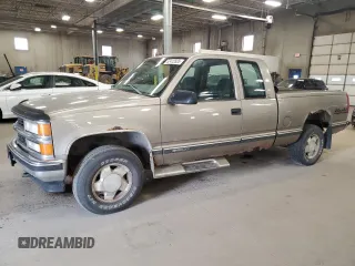 1998 Chevrolet Silverado 1500 with VIN 1GCEK19R9WR124733, listed as a Copart auction lot 52412835 with 174,916 mi miles and Clean Title. Bid and sale history available at DreamBid. Image 1.