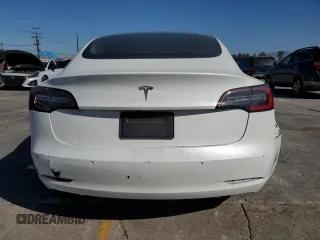 2023 Tesla Model 3 z VIN 5YJ3E1EA7PF430495, wystawiony jako Copart lot #64046515 z przebiegiem 32 829 mil mil oraz Szkoda całkowita • Salvage title. Historia ofert i sprzedaży dostępna na DreamBid. Obrazek 6.
