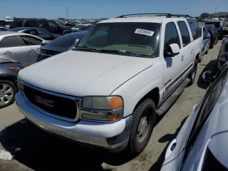 2001 GMC Yukon XL SLE with VIN 1GKFK16T81J211667, listed as a Copart auction lot 53036864 with 195,909 mi miles and Salvage Title. Bid and sale history available at carsss.com. Image 1.