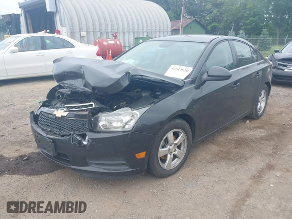 2014 Chevrolet Cruze 1LT z VIN 1G1PC5SB1E7136307, wystawiony jako IAAI lot #42544810 z przebiegiem 113 073 mil mil oraz . Historia ofert i sprzedaży dostępna na DreamBid. Obrazek 2.