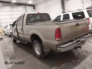 2002 Ford F-250 XL z VIN 1FTNW21F12EB82526, wystawiony jako IAAI lot #41937454 z przebiegiem 133 291 mil mil oraz . Historia ofert i sprzedaży dostępna na DreamBid. Obrazek 3.