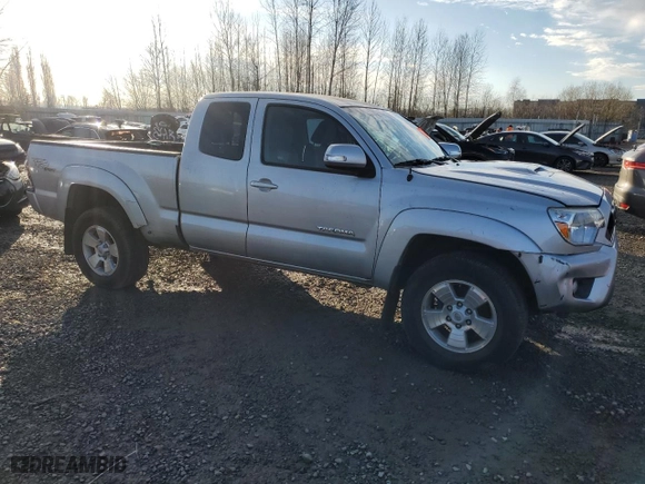 2013 Toyota Tacoma with VIN 5TFUU4EN2DX079783, listed as a Copart auction lot 84207394 with 83,415 mi miles and Salvage Title. Bid and sale history available at carsss.com. Image 4.